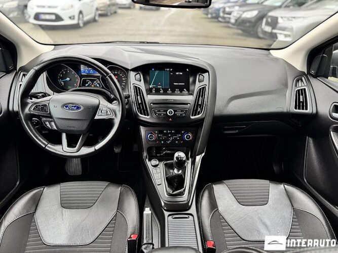 Ford Focus 51 interauto-car