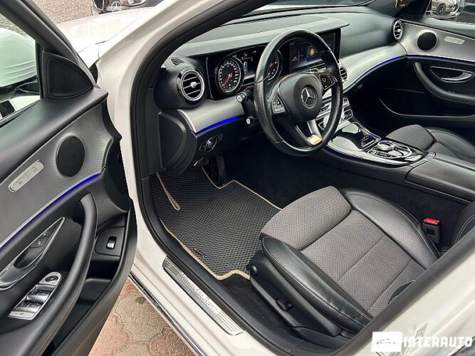 Mercedes E 200 32 interauto-car