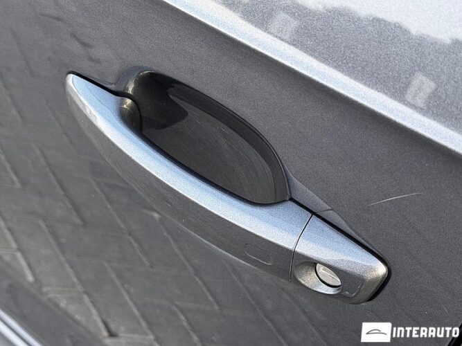 Audi A3 E-tron 49 interauto-car