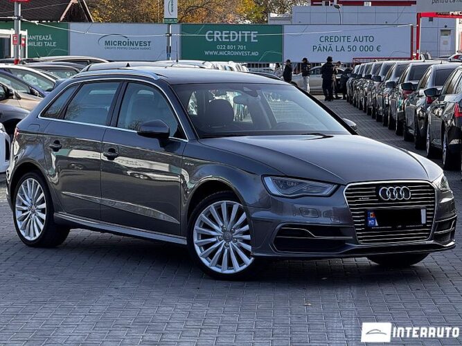 Audi A3 E-tron 33 interauto-car