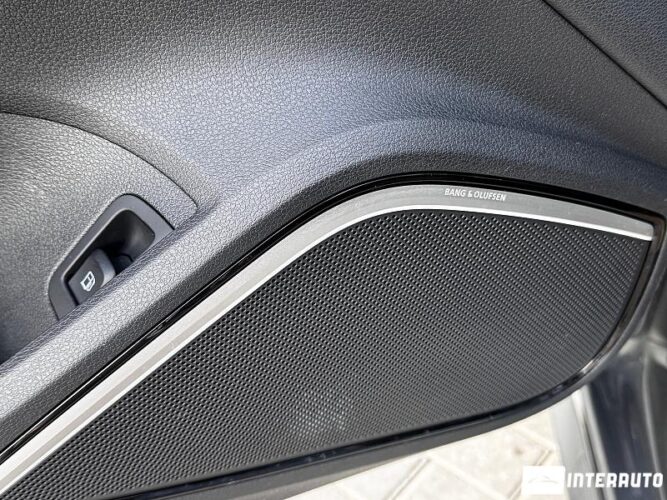 Audi A3 E-tron 41 interauto-car