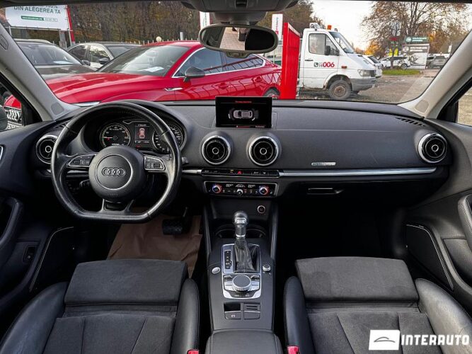 Audi A3 E-tron 36 interauto-car