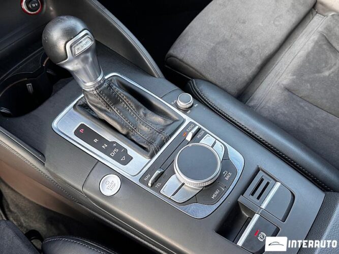 Audi A3 E-tron 40 interauto-car