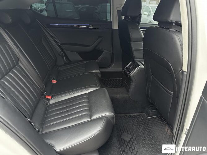 Skoda Superb 46 interauto-car