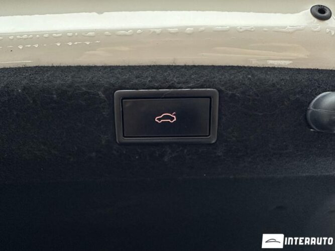 Skoda Superb 48 interauto-car