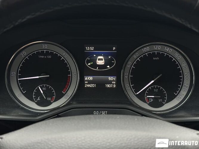 Skoda Superb 36 interauto-car