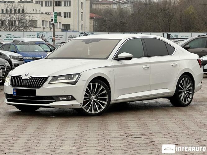 Skoda Superb 30 interauto-car