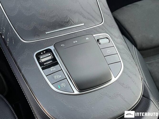 Mercedes E 220 4Matic 42 interauto-car