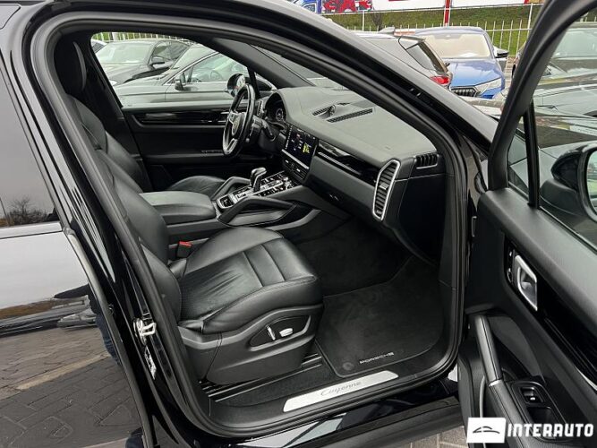 Porsche Cayenne E 38 interauto-car