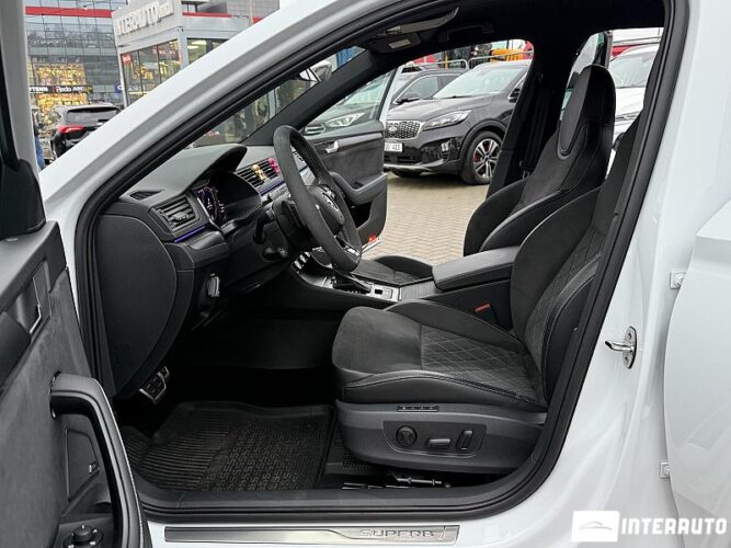 Skoda Superb 40 interauto-car