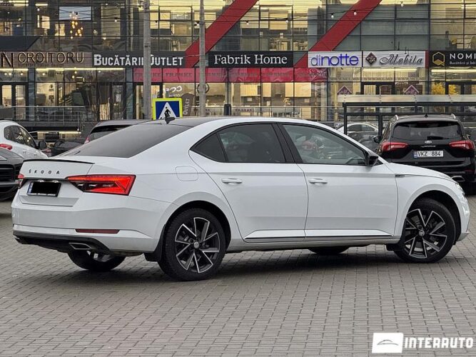 Skoda Superb 38 interauto-car