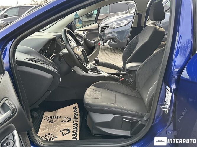 Ford Focus 34 interauto-car
