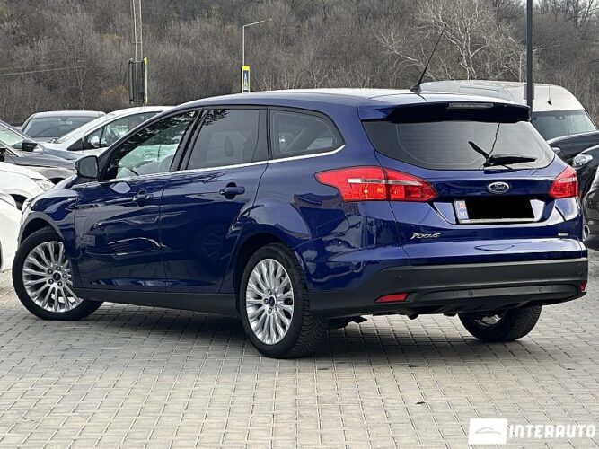 Ford Focus 33 interauto-car