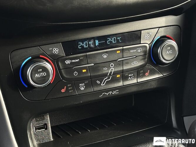 Ford Focus 40 interauto-car