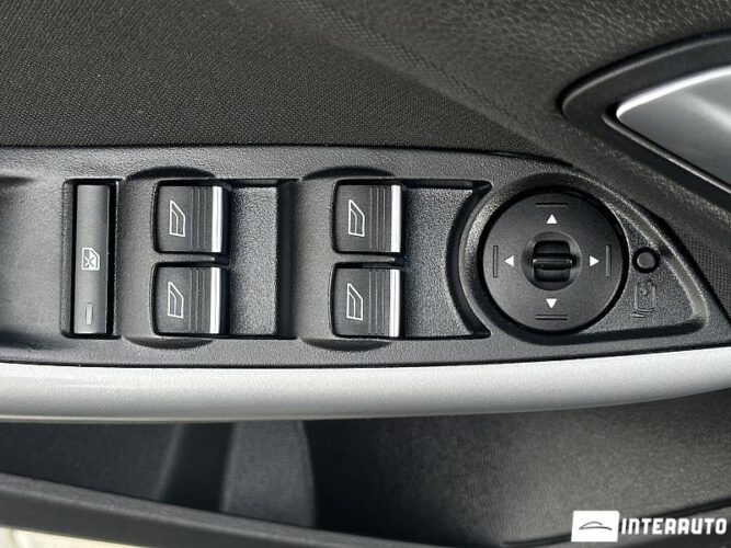 Ford Focus 47 interauto-car