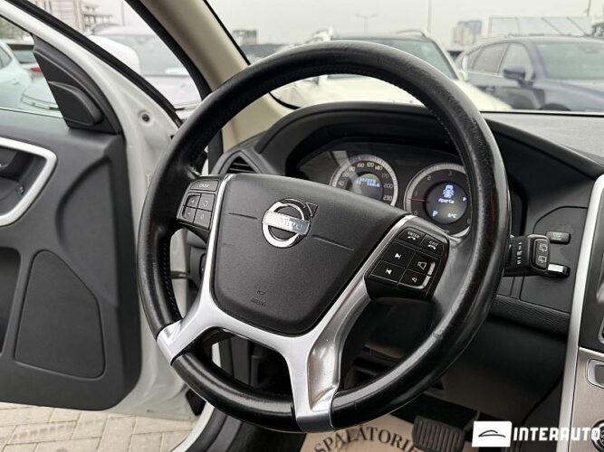 Volvo XC 60 36 interauto-car