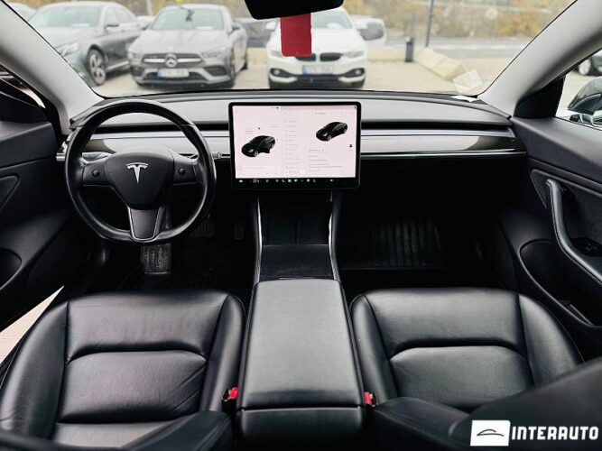 Tesla Model 3 30 interauto-car