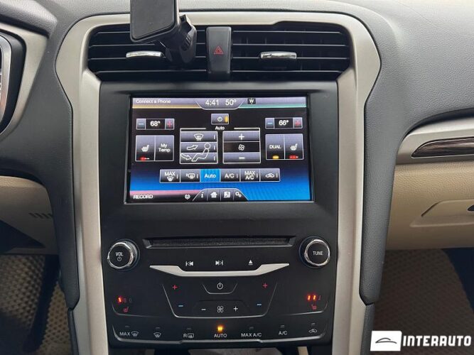 Ford Fusion 39 interauto-car