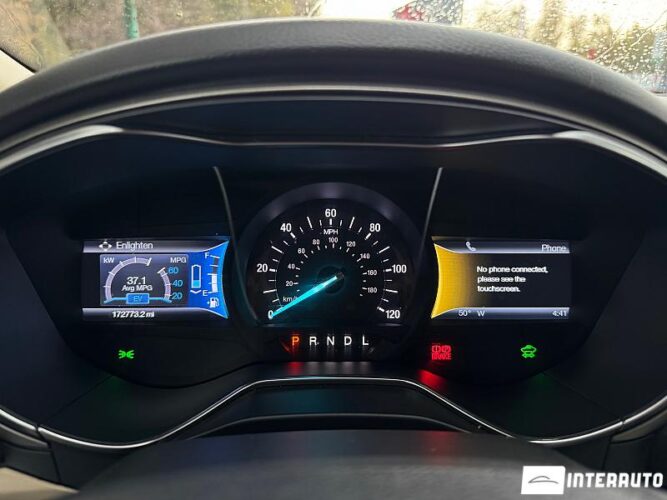 Ford Fusion 37 interauto-car