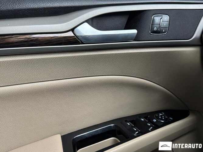 Ford Fusion 41 interauto-car