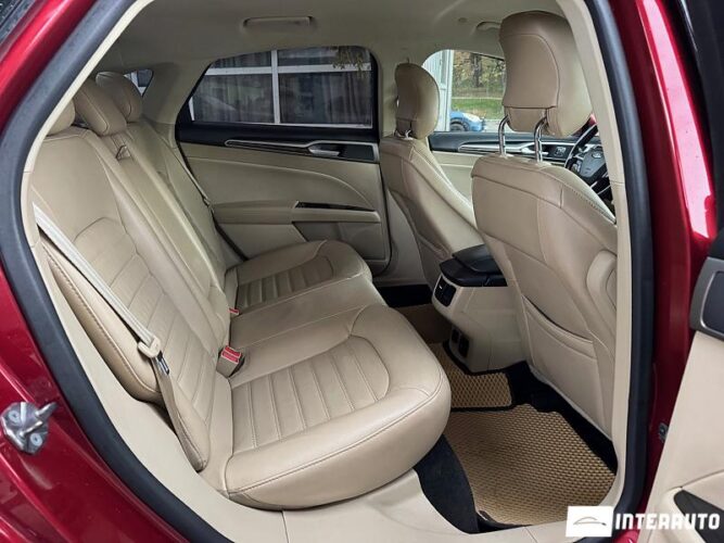 Ford Fusion 34 interauto-car