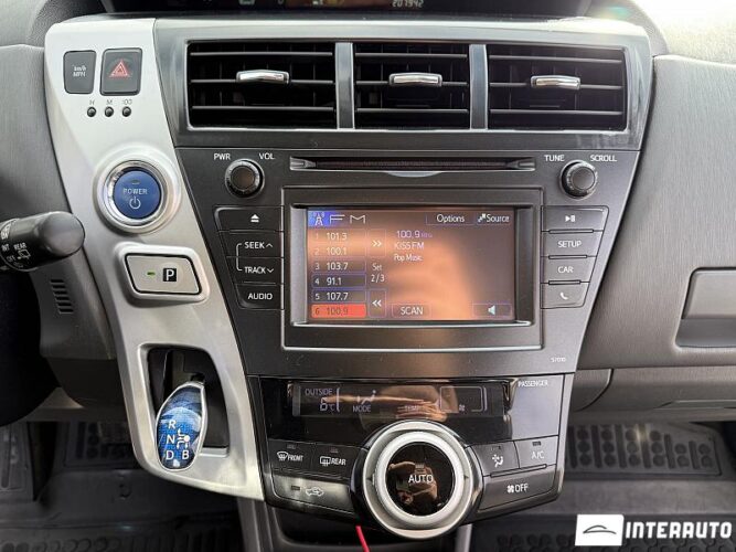 Toyota Prius Plus / V 37 interauto-car