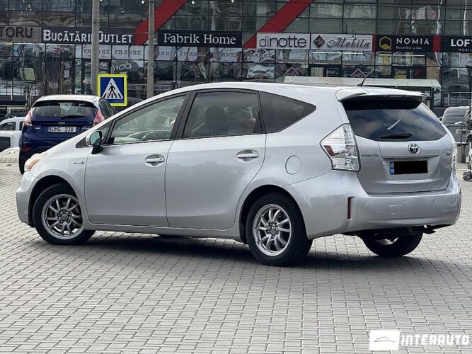 Toyota Prius Plus / V 32 interauto-car