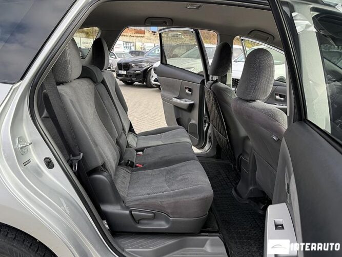 Toyota Prius Plus / V 41 interauto-car