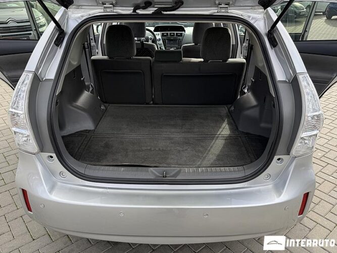 Toyota Prius Plus / V 46 interauto-car