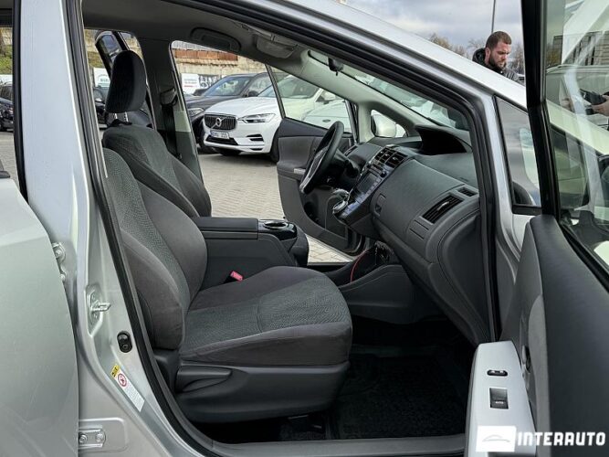 Toyota Prius Plus / V 42 interauto-car