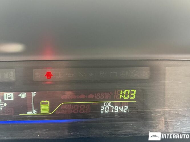 Toyota Prius Plus / V 36 interauto-car