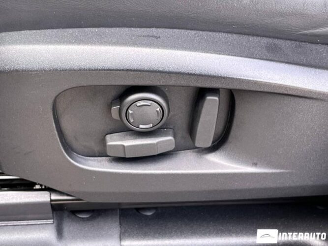 Land Rover Defender 57 interauto-car