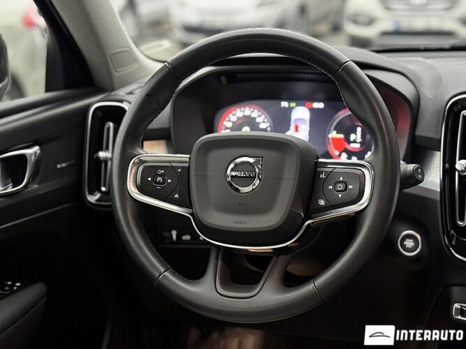 Volvo XC 40 42 interauto-car