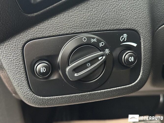 Ford Kuga 48 interauto-car