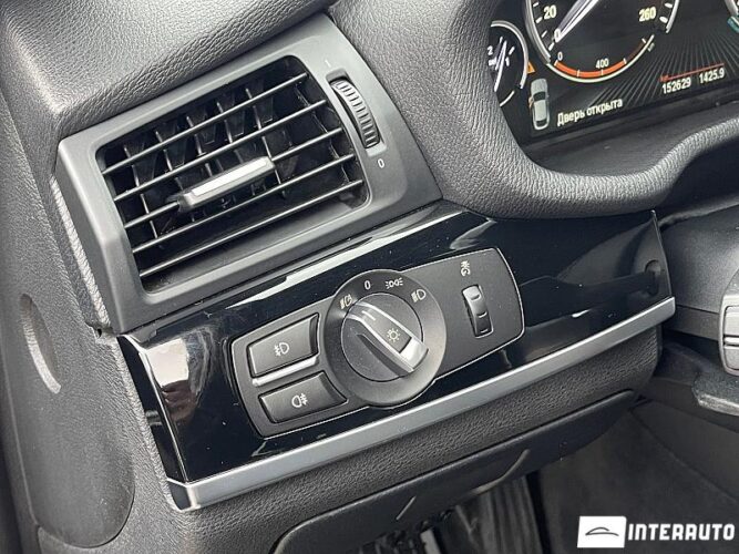 BMW X4 2.0D 50 interauto-car