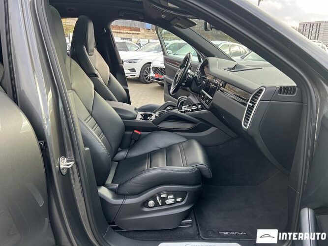 Porsche Cayenne E-Hybrid Coupe 53 interauto-car