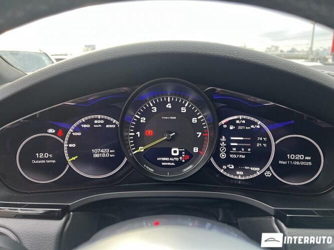 Porsche Cayenne E-Hybrid Coupe 44 interauto-car