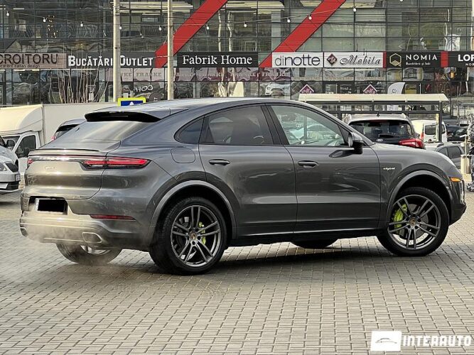 Porsche Cayenne E-Hybrid Coupe 39 interauto-car