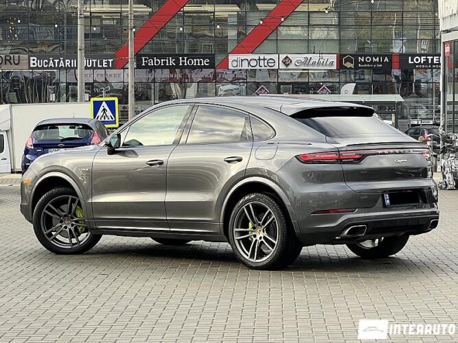 Porsche Cayenne E-Hybrid Coupe 40 interauto-car