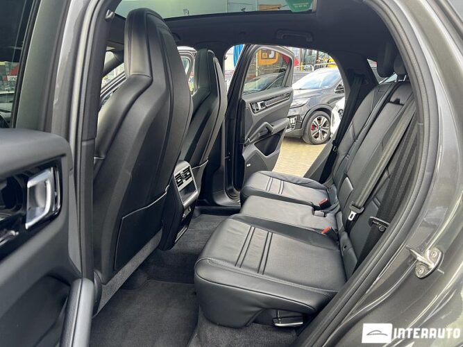 Porsche Cayenne E-Hybrid Coupe 50 interauto-car