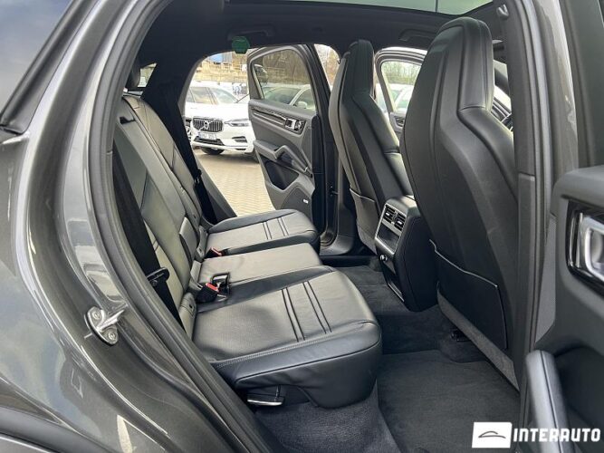 Porsche Cayenne E-Hybrid Coupe 51 interauto-car