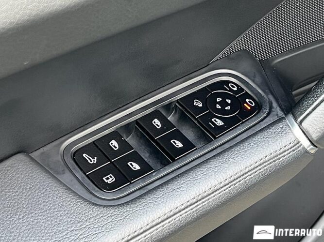 Porsche Cayenne E-Hybrid Coupe 57 interauto-car