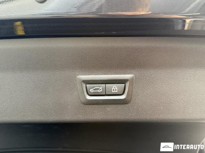 BMW X4 3.0i 63 interauto-car