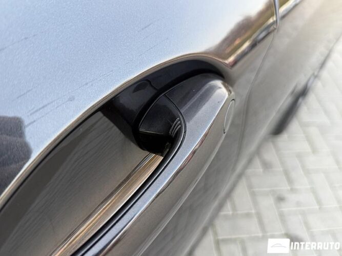 BMW X4 3.0i 56 interauto-car