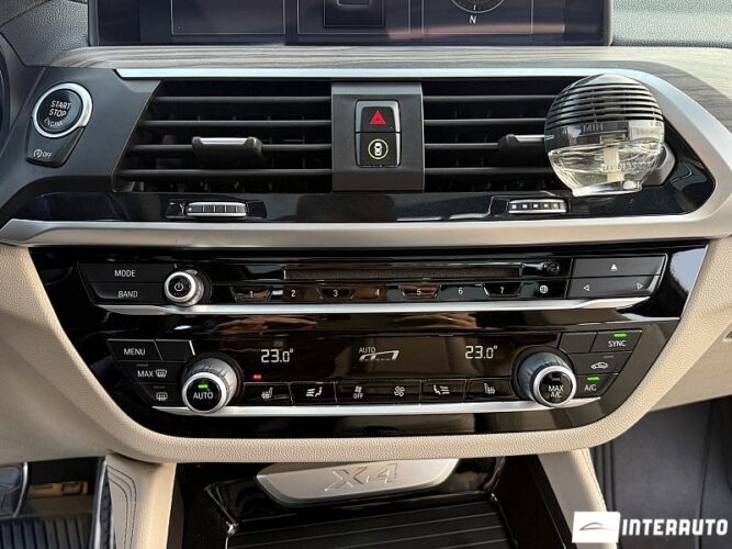 BMW X4 3.0i 49 interauto-car
