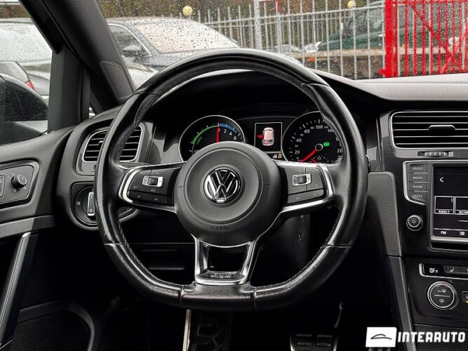 Volkswagen Golf GTE 39 interauto-car