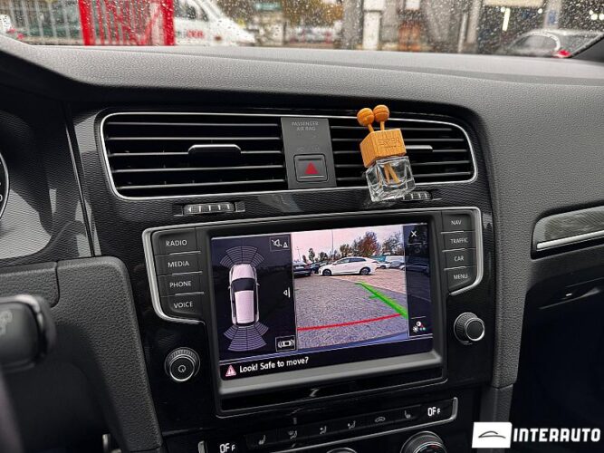 Volkswagen Golf GTE 41 interauto-car