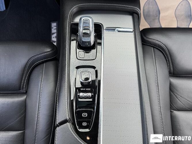 Volvo XC 90 53 interauto-car