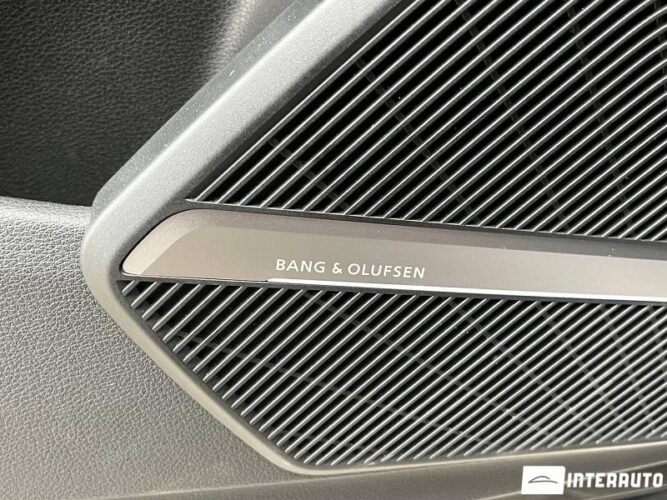 Audi SQ5 54 interauto-car