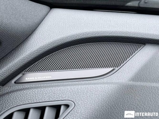 Audi SQ5 45 interauto-car